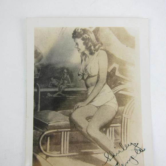 Shirley Temple Bikini Swimsuit Lounge Hollywood Actress Portrait Vintage 1940s - Picture 2 of 12